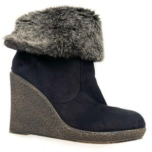 🟣 ZIGI SOHO “GABRIEL” BLACK SUEDE WEDGE BOOT WITH FAUX FUR CUFF SIZE 9